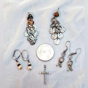 LOT 4 pairs of earings and a Cross Pendent